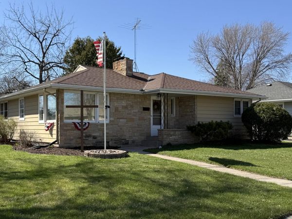 1601 Knight Avenue N, Glencoe, MN 55336