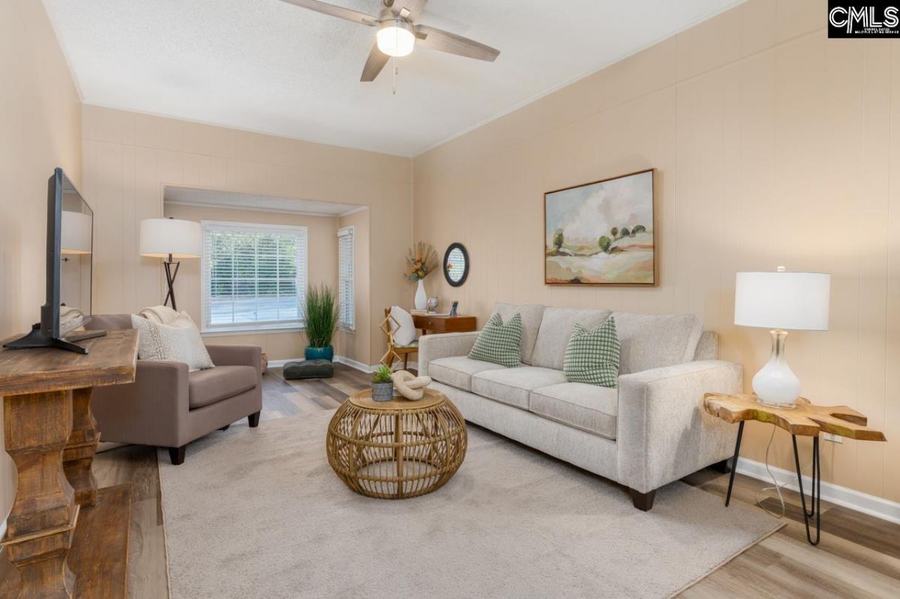 2532 Parkwood Drive  Photo 11