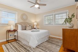 2532 Parkwood Drive  photo 4