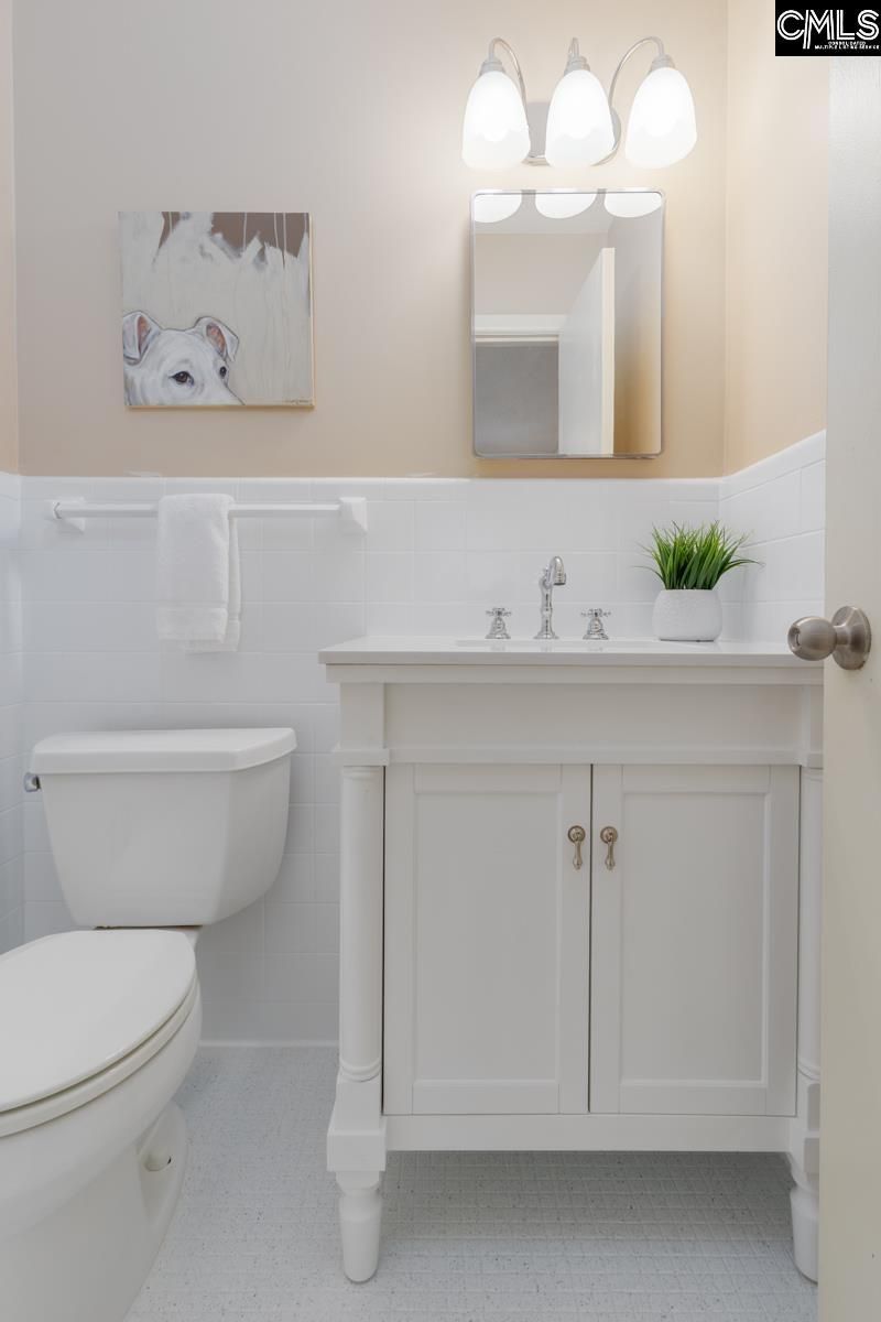 2532 Parkwood Drive  Photo 7