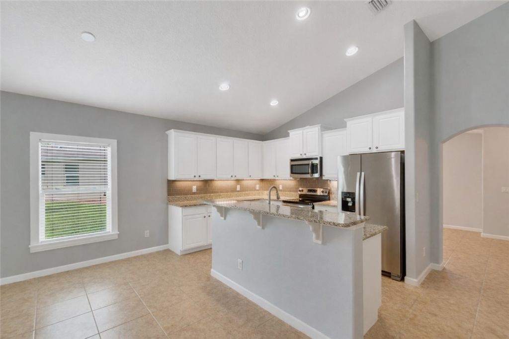 655 Valencia Circle Sw, Vero Beach, FL 32968 Photo