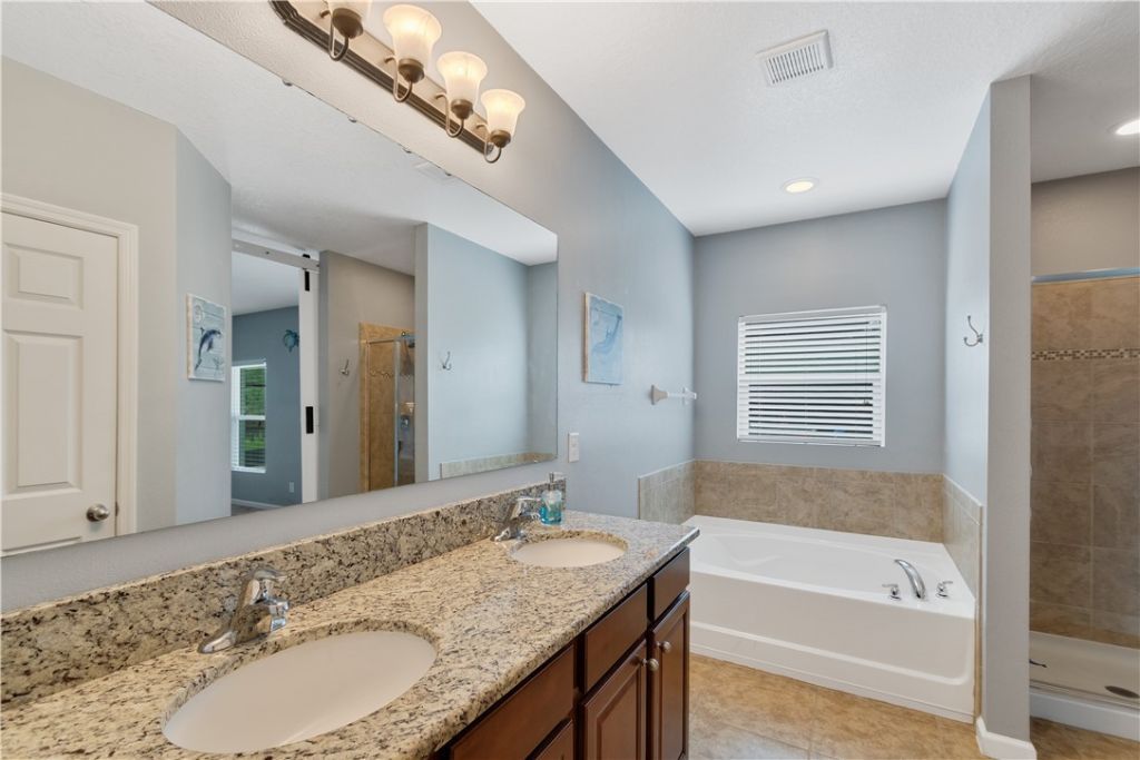 655 Valencia Circle Sw, Vero Beach, FL 32968 Photo