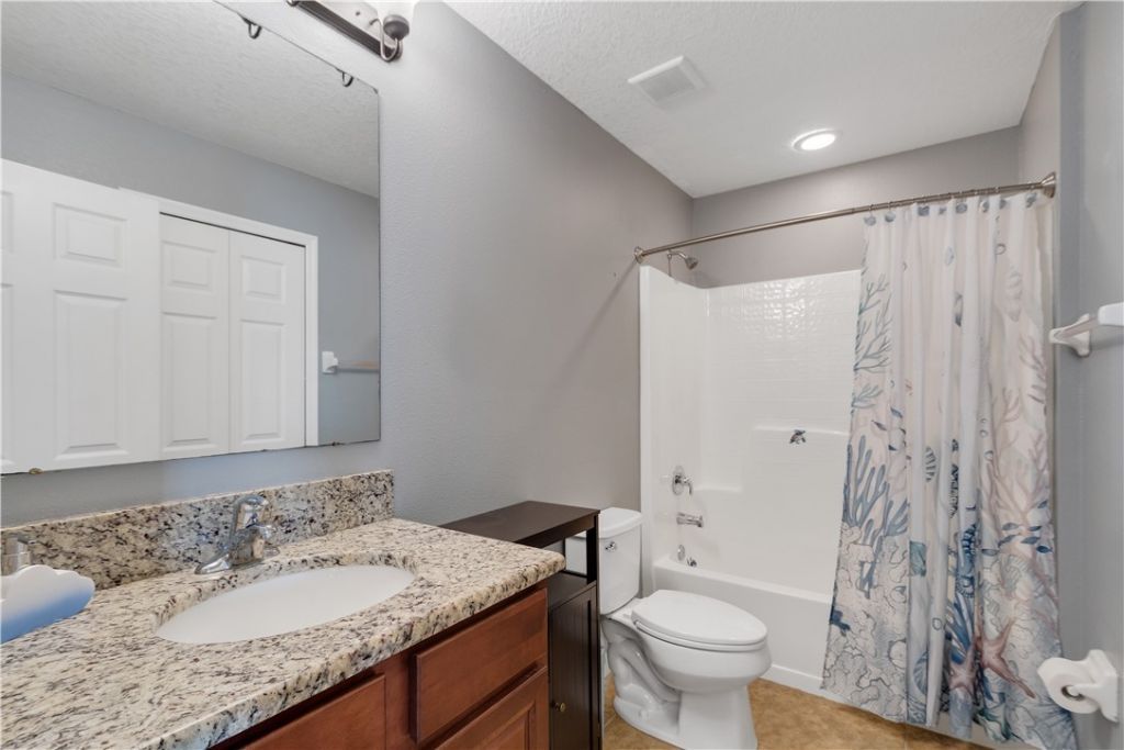 655 Valencia Circle Sw, Vero Beach, FL 32968 Photo