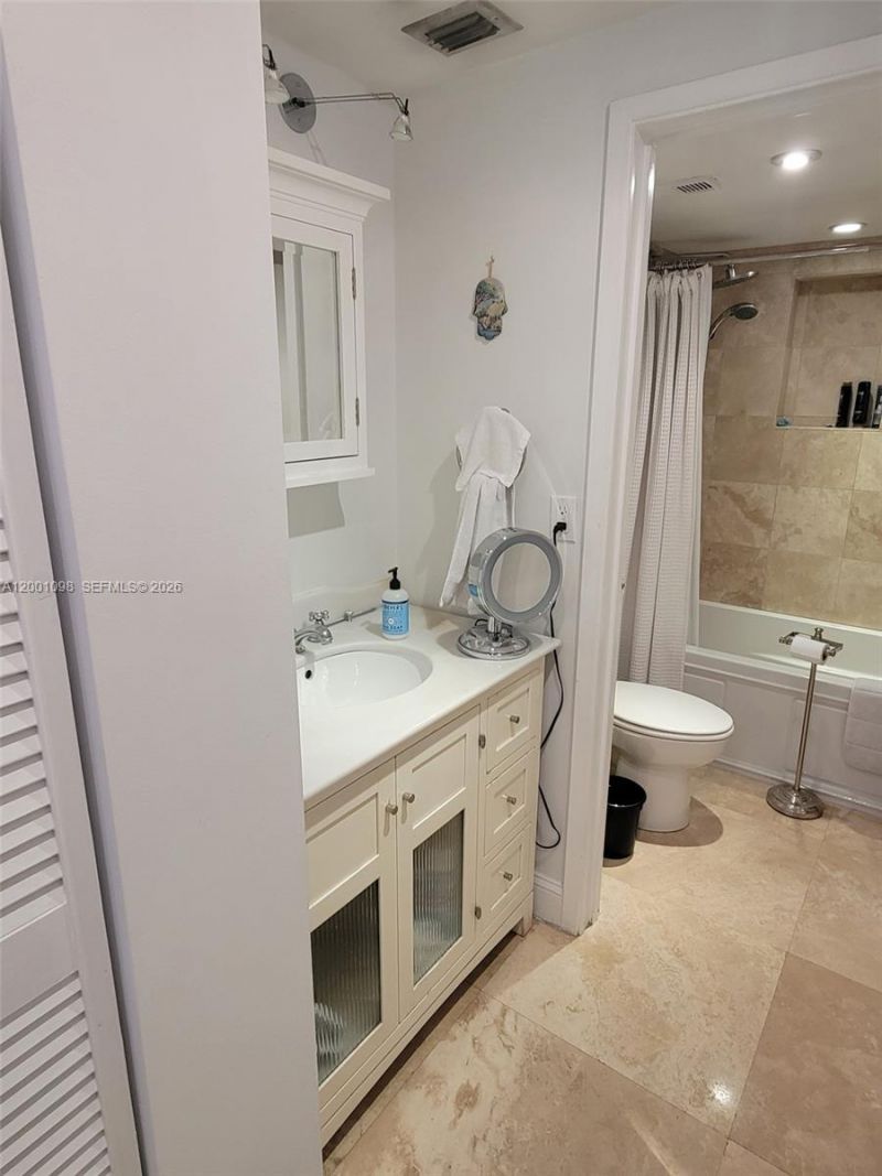 2625 Collins Ave , Unit 1601, Miami Beach, FL 33140 Photo