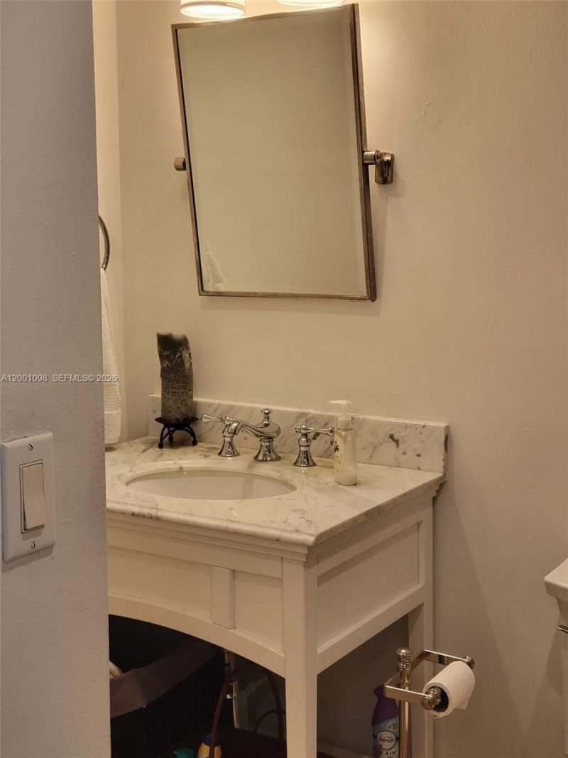 2625 Collins Ave , Unit 1601, Miami Beach, FL 33140 Photo