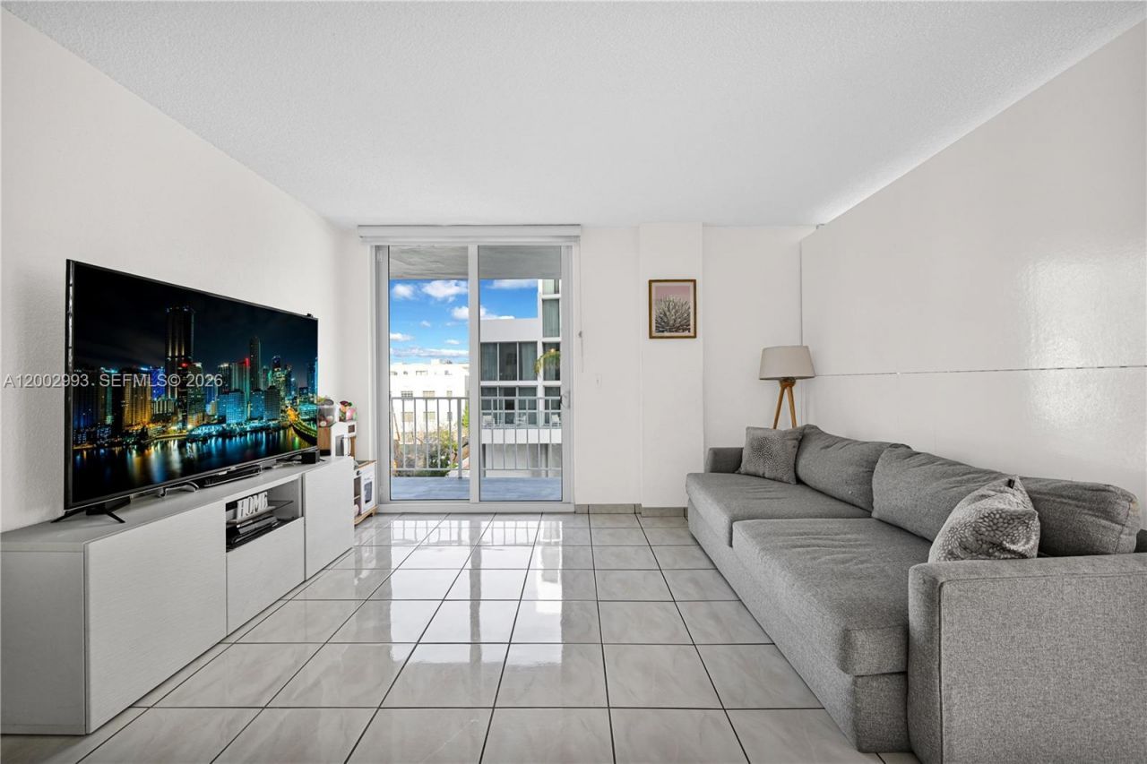 2829 Indian Creek Dr , Unit 410, Miami Beach, FL 33140 Photo