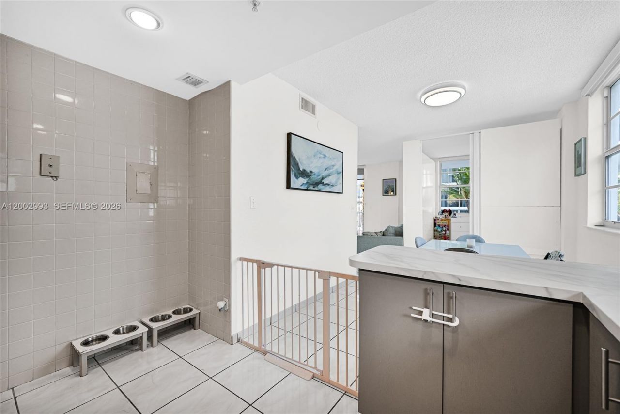 2829 Indian Creek Dr , Unit 410, Miami Beach, FL 33140 Photo