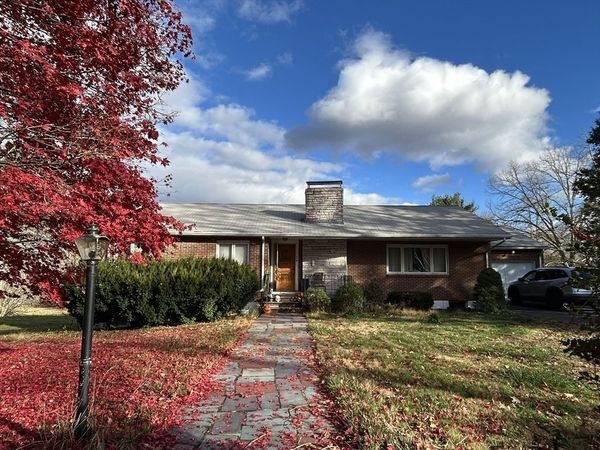 5 Old Shade St, Lexington, MA 02421