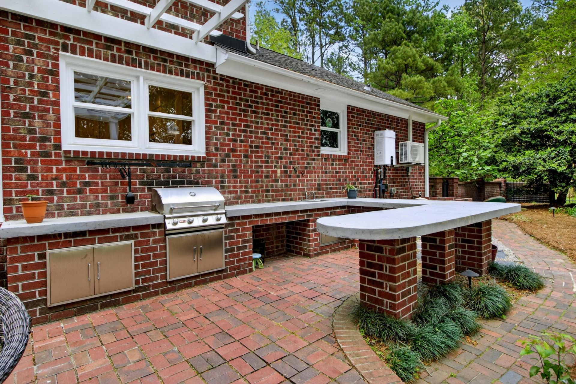 312 E Shepard Photo 10