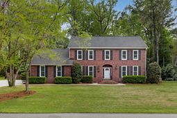 312 E Shepard photo 4