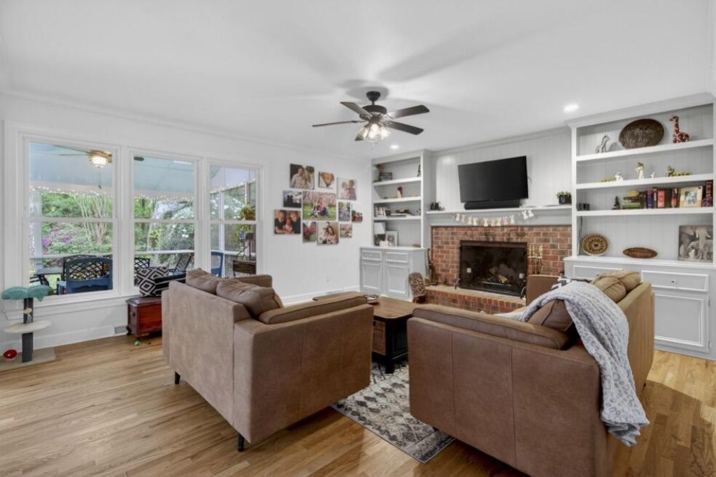 312 E Shepard Photo 20