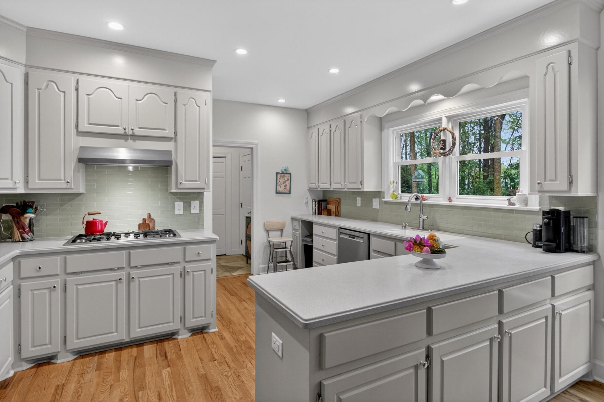 312 E Shepard Photo 30