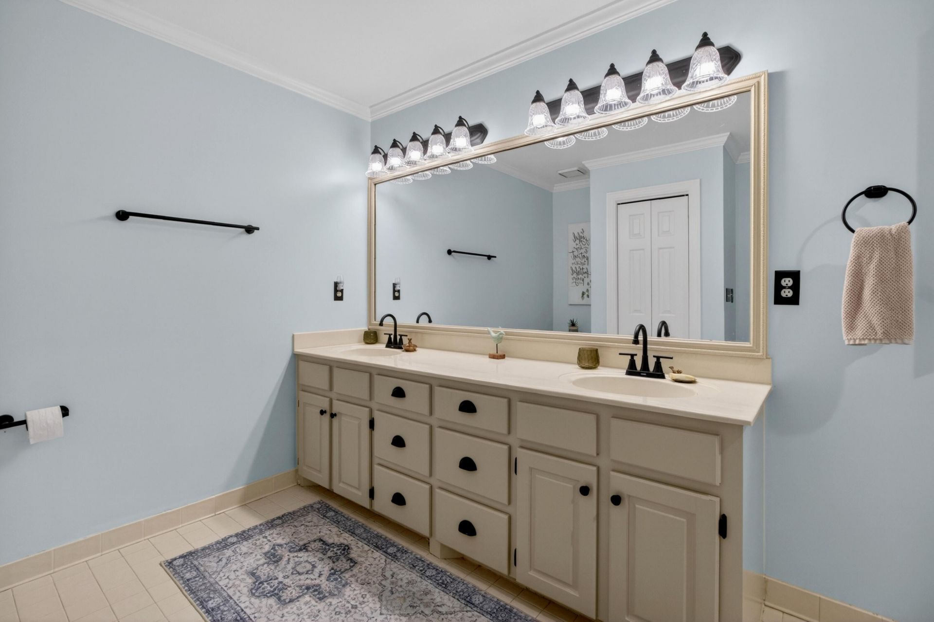 312 E Shepard Photo 41