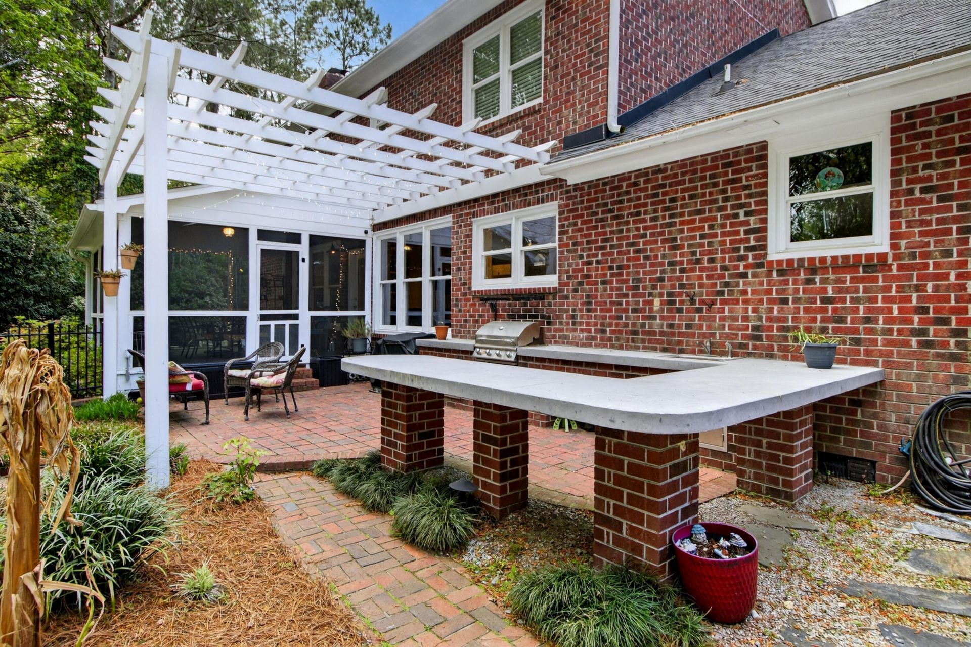 312 E Shepard Photo 9