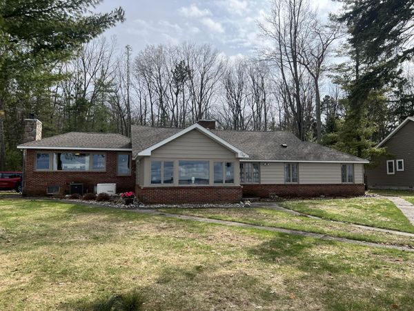 6970 W Higgins Lake Drive, Roscommon, MI 48653