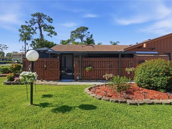 5692 Foxlake DR, NORTH FORT MYERS, FL 33917