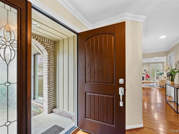 1204 S Timberview Trail, Bloomfield Hills, MI 48304