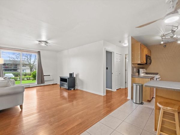 6143 W Howard AVENUE, Greenfield, WI 53220