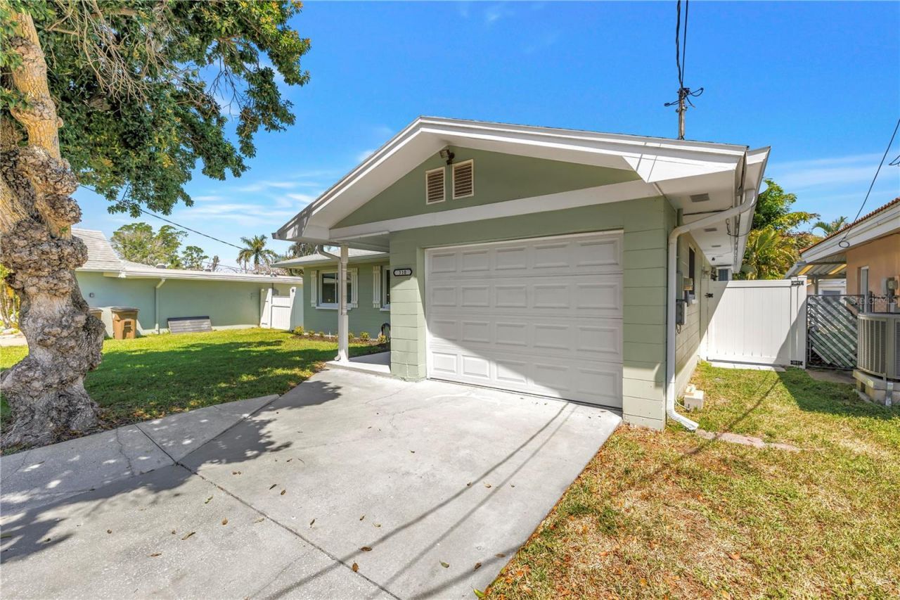 310 12th Avenue, Indian Rocks Beach, FL 33785 Photo