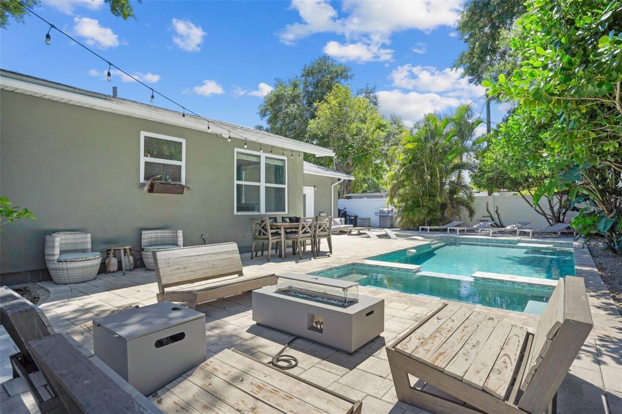 4800 16th Street N, Saint Petersburg, FL 33703 Photo