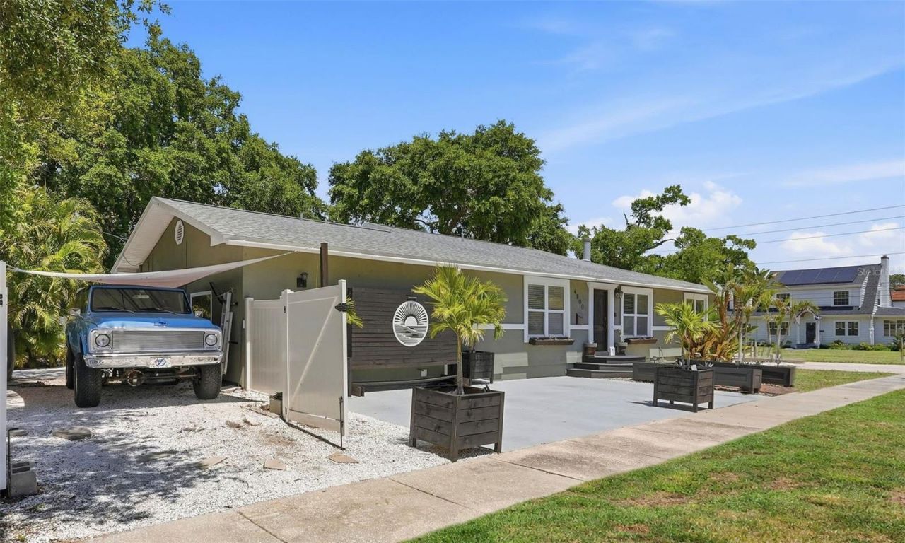 4800 16th Street N, Saint Petersburg, FL 33703 Photo