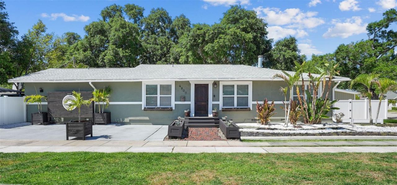 4800 16th Street N, Saint Petersburg, FL 33703 Photo