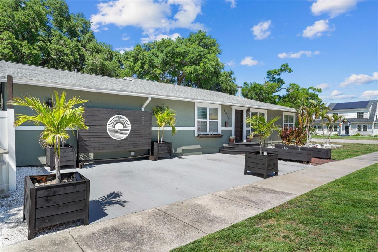 4800 16th Street N, Saint Petersburg, FL 33703 Photo