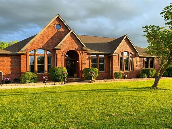 1 Shamrock Drive, Lamar, MO 64759