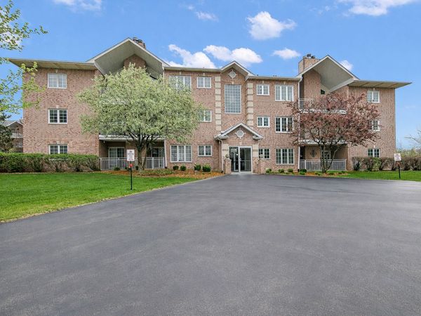 11535 Settlers Pond Way, Unit 3A, Orland Park, IL 60467