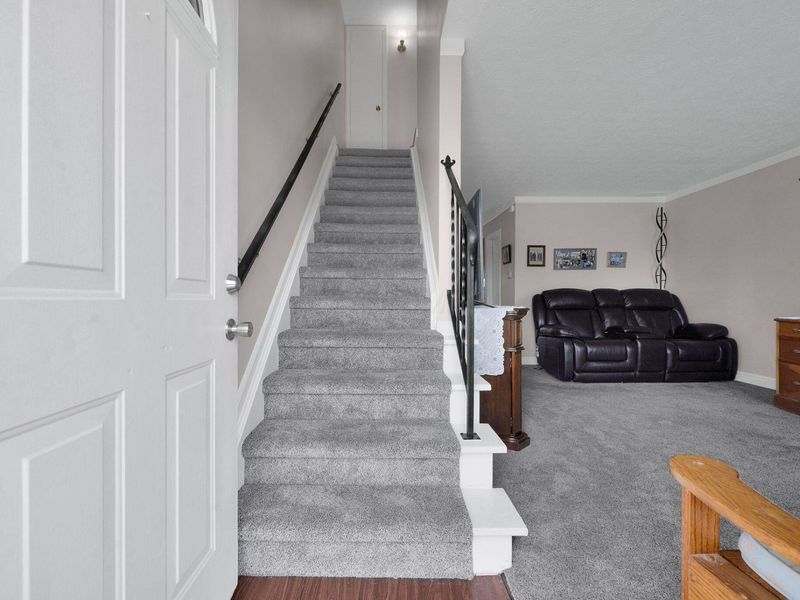 3820 Queen Anne Place, Unit B4, Grove City, OH 43123 Photo 3