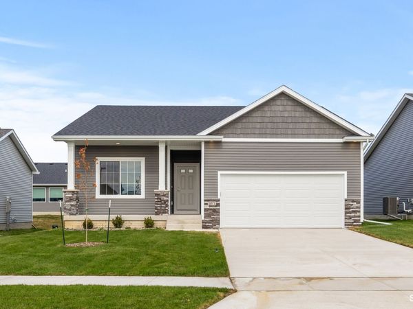 1023 NW Yorktown Drive, Waukee, IA 50263