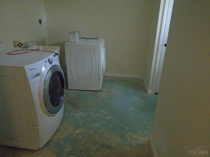 3040 Werkridge Drive, Cincinnati, OH 45248 Photo 16