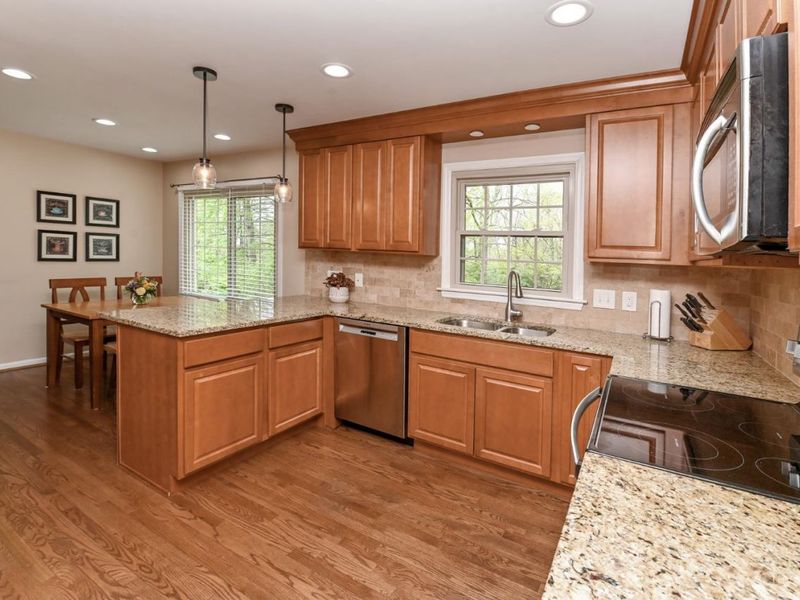 2475 Pond Run Avenue, Anderson Twp, OH 45244 Photo 12