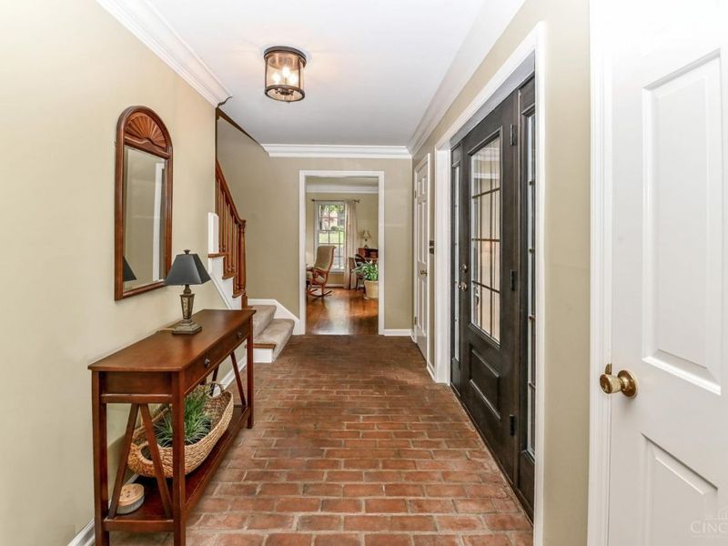 2475 Pond Run Avenue, Anderson Twp, OH 45244 Photo 3