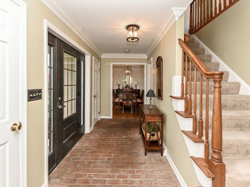 2475 Pond Run Avenue, Anderson Twp, OH 45244 Photo 4