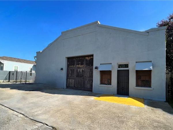 2323 IBERVILLE Street , New Orleans, LA 70119