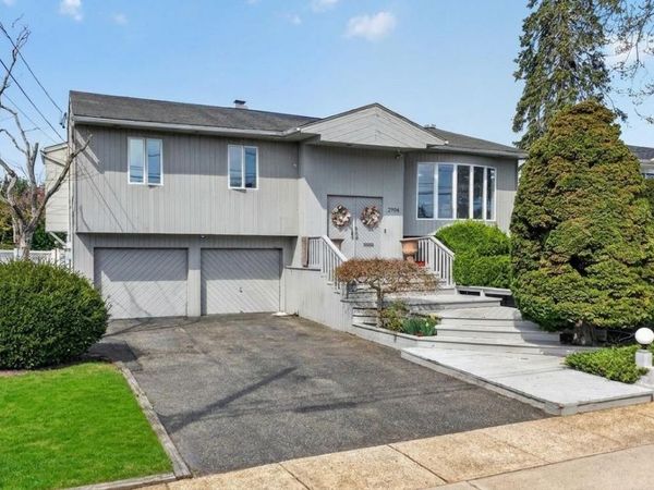 2794 Covered Bridge Road , Merrick, NY 11566