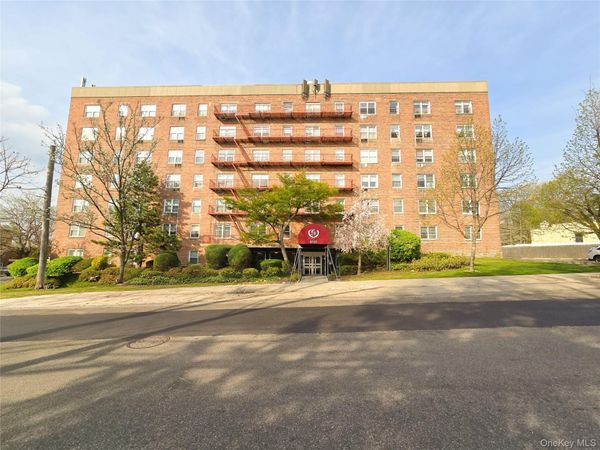 47-27 Little Neck Parkway, Unit L-2, Little Neck, NY 11362