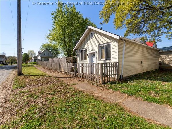 301 Division Street, Huntington, WV 25702