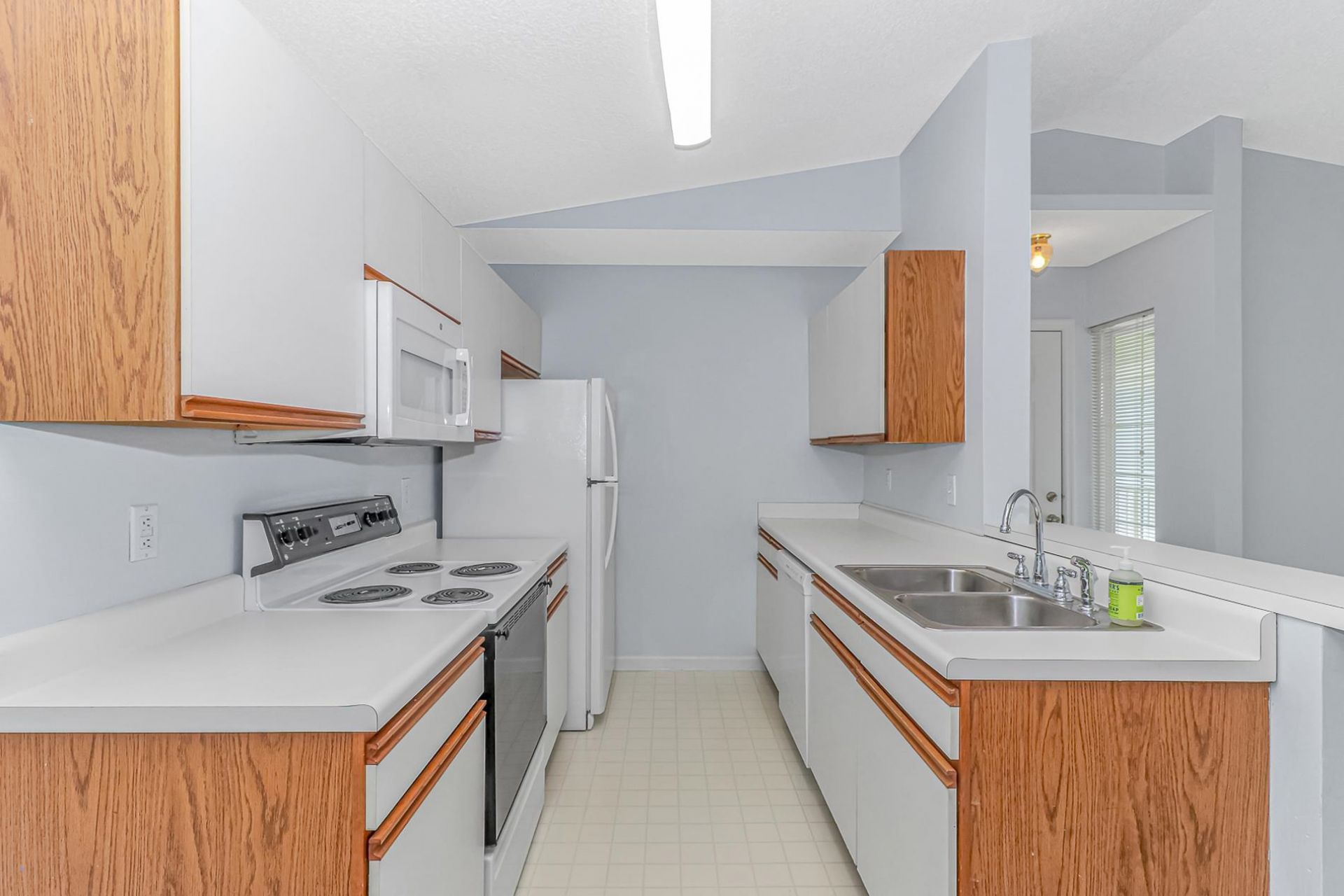 2263 Andover Dr.  Photo 6