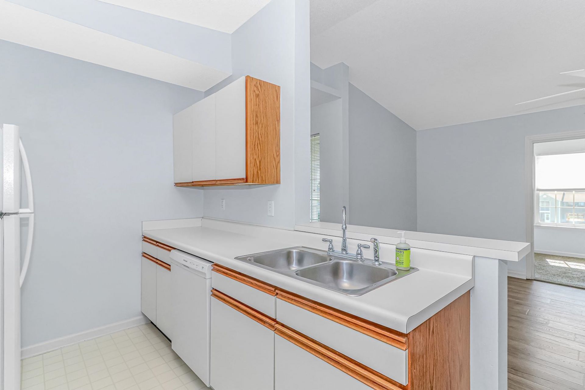 2263 Andover Dr.  Photo 7