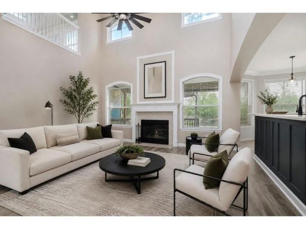 22121 Rose Grass LN, Spicewood, TX 78669