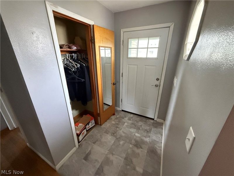 538 Stafford Drive, Elyria, OH 44035 Photo 9