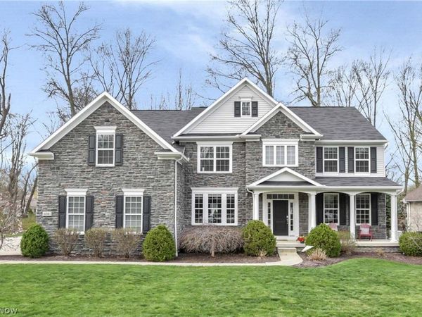 170 Centennial Drive , Avon Lake, OH 44012