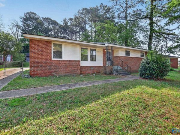 3802 NW Lakeview Drive NW, Huntsville, AL 35810