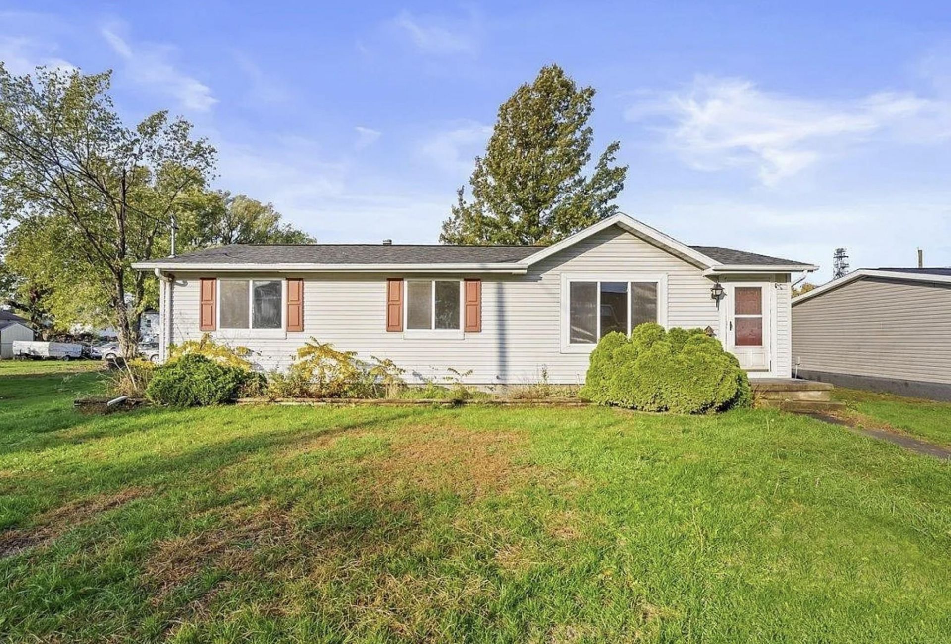 1749 N Raymond Road, Dewar, IA 50623 Main Photo