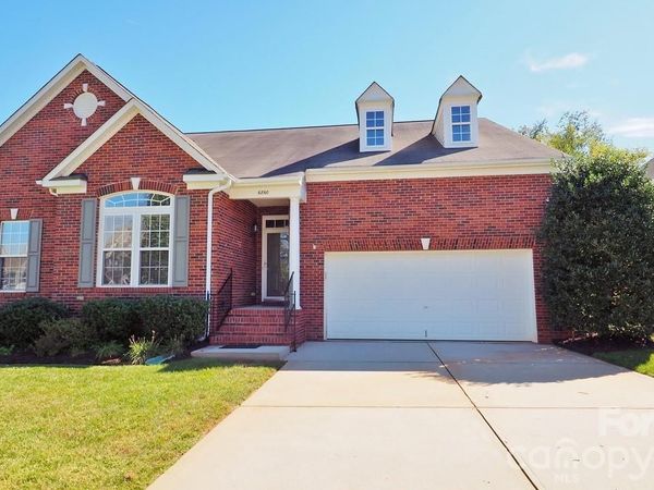 6860 Lakecrest Court, Denver, NC 28037