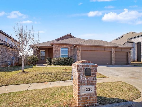 11220 SW 36th Street, Yukon, OK 73099