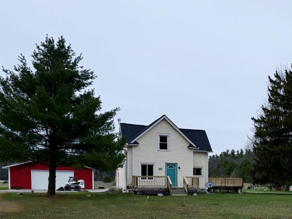 9363 E 56th Street E, Newaygo, MI 49337
