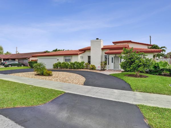 1821 NW 43rd Street, Oakland Park, FL 33309